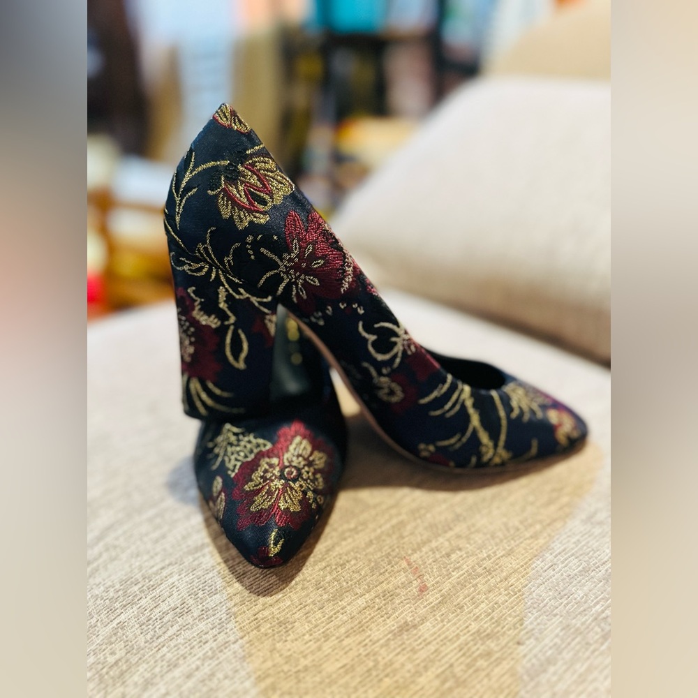 ANTONIO MELANI Black and Red Floral Heels - Picture 3 of 4